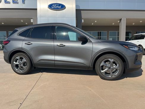 New 2026 Ford Escape ST-Line w/ Tech Pack #1 FWD image 3