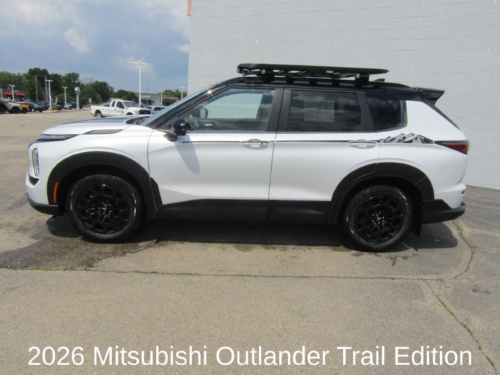 Used 2026 Mitsubishi Outlander AWD image 2