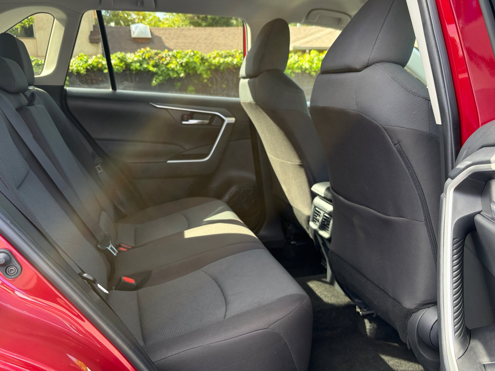 Used 2025 Toyota RAV4 XLE AWD/4WD image 16