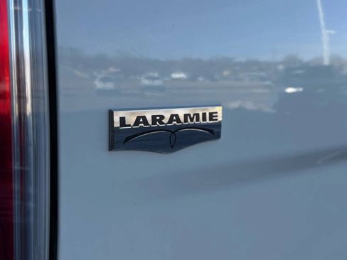 Used 2018 RAM 1500 Laramie w/ Convenience Group AWD/4WD image 27