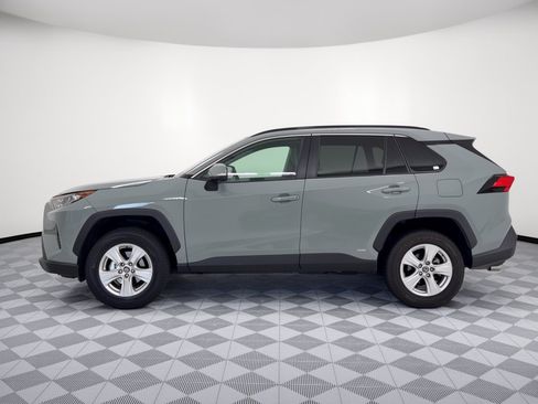 Used 2021 Toyota RAV4 XLE w/ Convenience Package AWD/4WD image 2