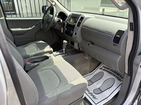 Used 2017 Nissan Frontier SV RWD image 18