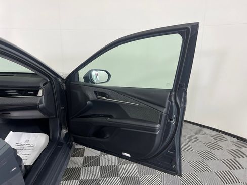 Used 2025 Toyota Camry XLE image 34