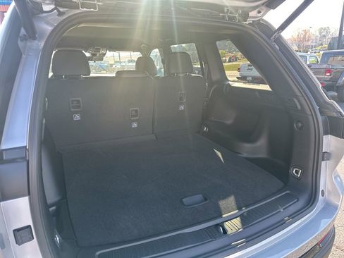 New 2025 Jeep Grand Cherokee Altitude image 12