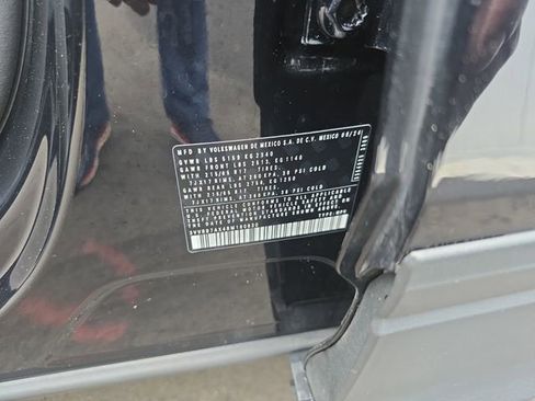 Used 2024 Volkswagen Tiguan S image 28