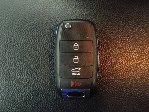 Used 2018 Kia Forte LX FWD image 32