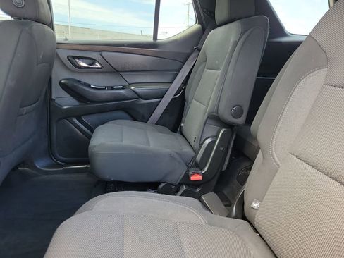 Used 2023 Chevrolet Traverse LT FWD image 11