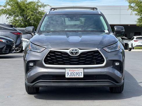 Used 2023 Toyota Highlander XLE FWD image 10