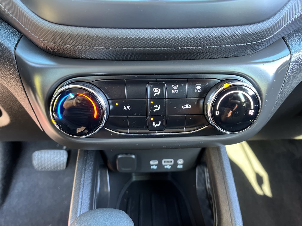 Used 2021 Chevrolet TrailBlazer LS FWD image 17