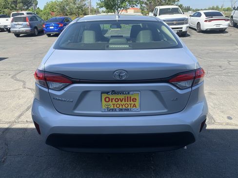 Used 2023 Toyota Corolla LE FWD image 4
