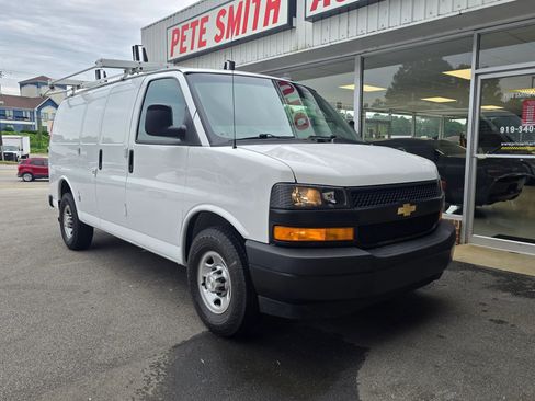 Used 2020 Chevrolet Express 2500 w/ Driver Convenience Package image 6