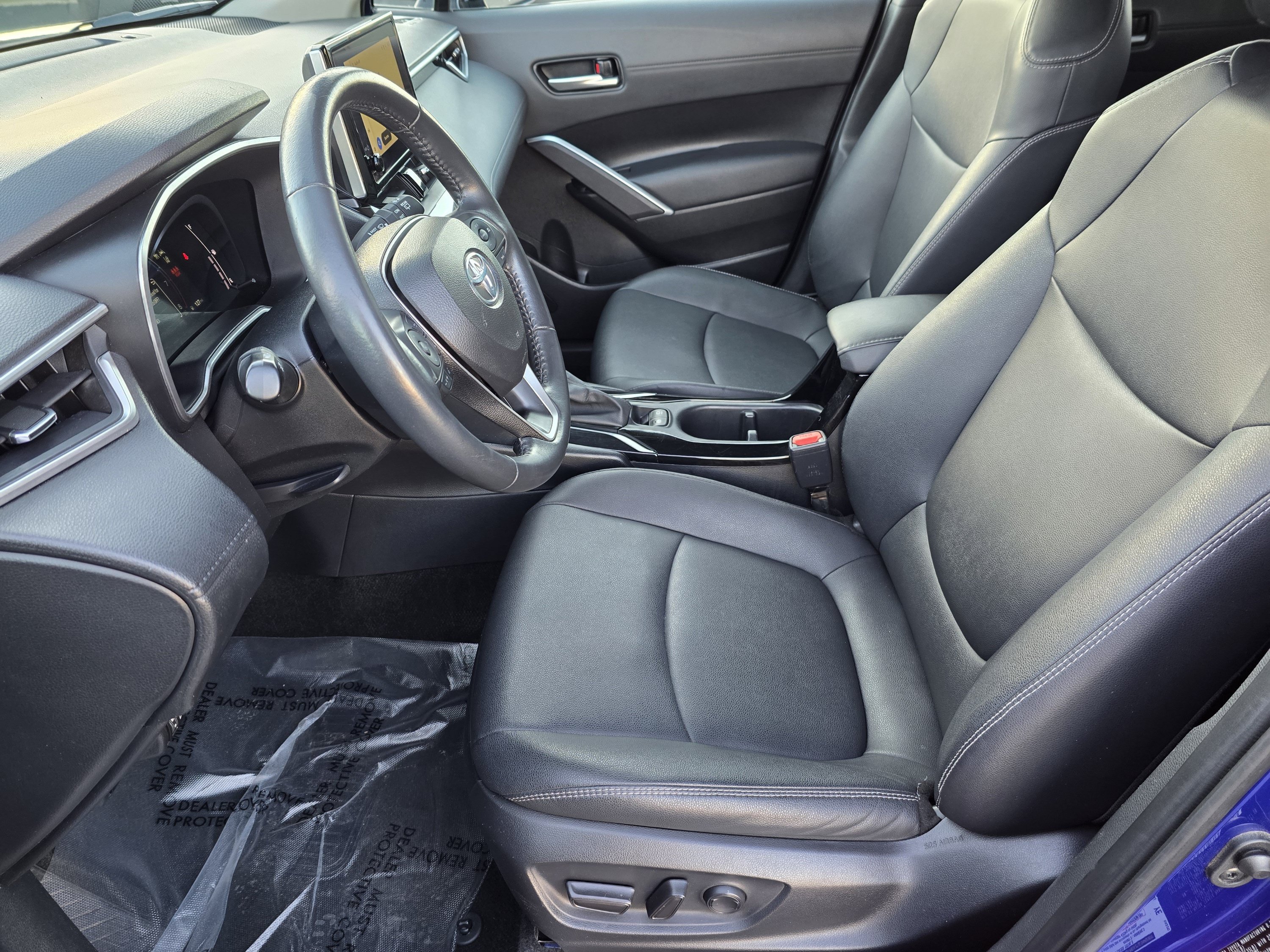 Used 2024 Toyota Corolla Cross XLE FWD image 33