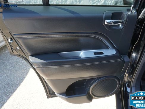 Used 2015 Jeep Compass Latitude AWD/4WD image 19