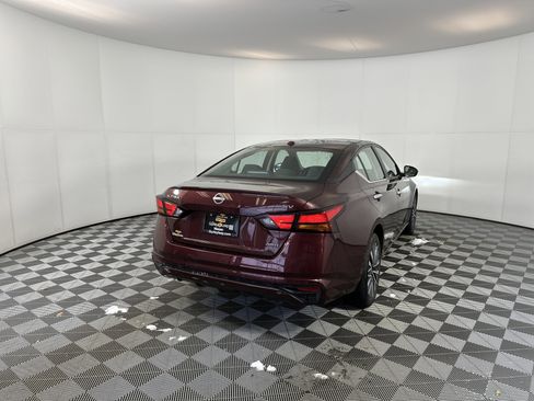 Used 2024 Nissan Altima 2.5 SV image 10