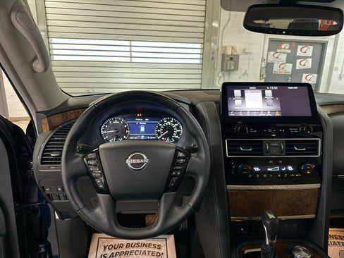 Used 2024 Nissan Armada SL w/ Captain's Chairs Package image 29