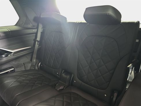 New 2026 BMW X7 xDrive40i image 13