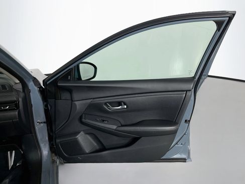 Used 2024 Nissan Sentra SV FWD image 34