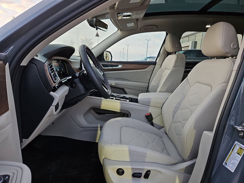 New 2026 Volkswagen Atlas SE image 12