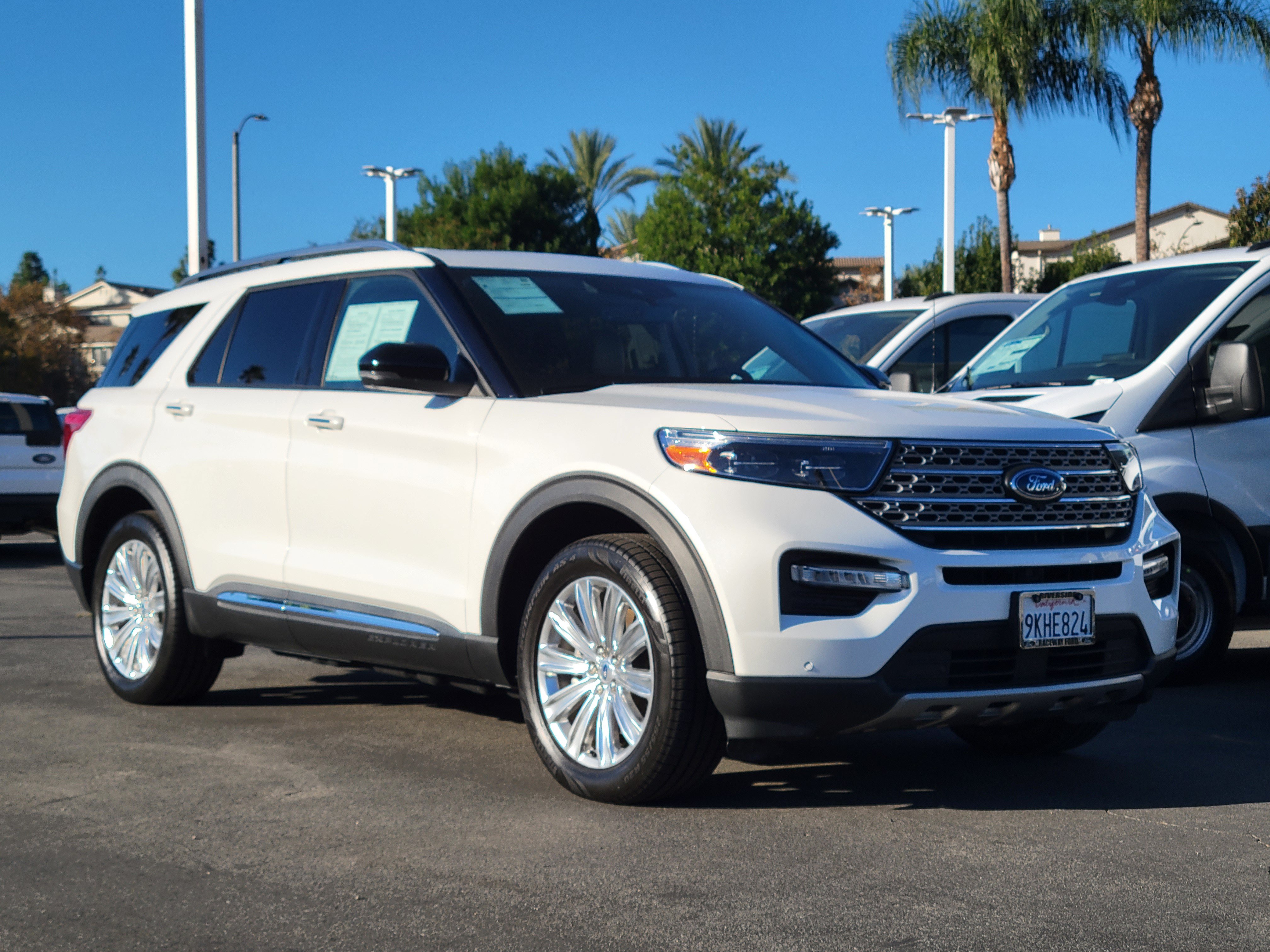 Certified 2023 Ford Explorer Limited w/ Hybrid Equipment Group 310A AWD/4WD image 1
