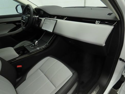 Used 2024 Land Rover Range Rover Evoque Dynamic SE image 16