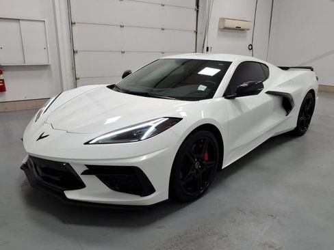 Used 2021 Chevrolet Corvette Stingray Coupe w/ Z51 Performance Package RWD image 7