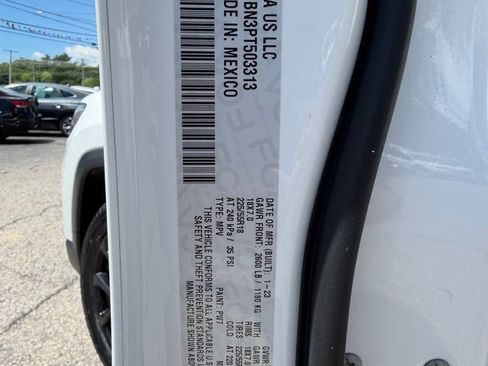 Used 2023 Jeep Compass Latitude w/ Sun and Sound Group AWD/4WD image 16