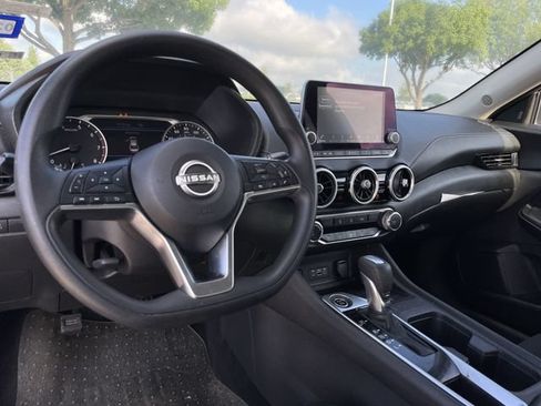 Used 2024 Nissan Sentra SV FWD image 10