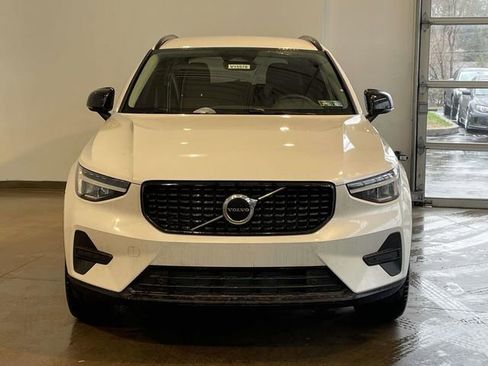 New 2026 Volvo XC40 B5 Core w/ Climate Package image 2