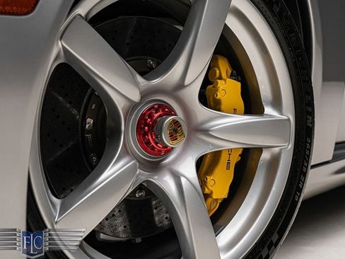 Used 2005 Porsche Carrera GT RWD image 9