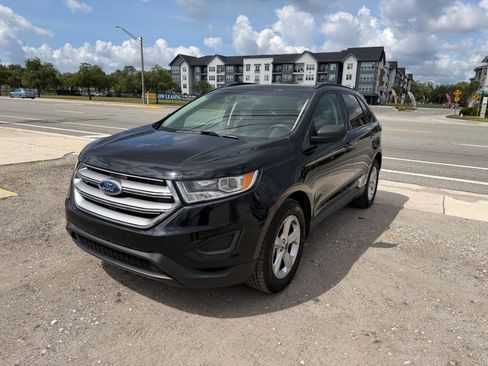 Used 2018 Ford Edge SE FWD image 3
