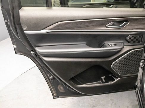 Used 2021 Jeep Grand Cherokee L Limited AWD/4WD image 33