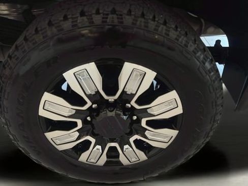 Used 2025 GMC Sierra 2500 Denali w/ Denali Reserve Package AWD/4WD image 25