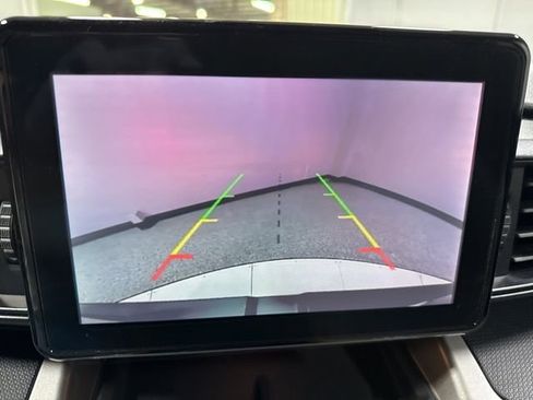 Used 2021 Ford Explorer 4WD w/ Class III Trailer Tow Package image 3