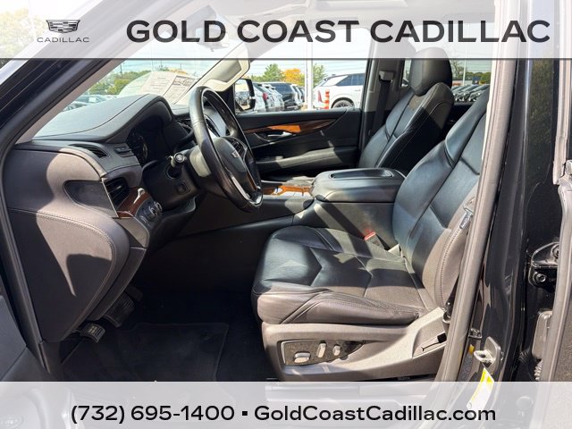 Used 2018 Cadillac Escalade Luxury AWD/4WD image 18