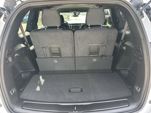 New 2026 Jeep Grand Cherokee L Laredo RWD image 9