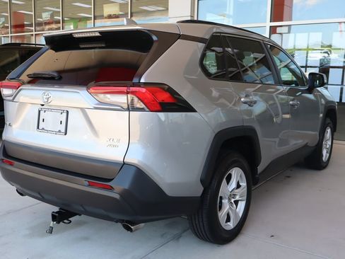 Used 2021 Toyota RAV4 XLE AWD/4WD image 10