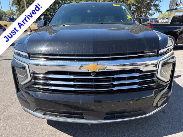 Used 2025 Chevrolet Suburban LT RWD image 7