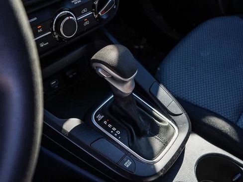 Used 2023 Kia Soul LX w/ LX Technology Package image 21