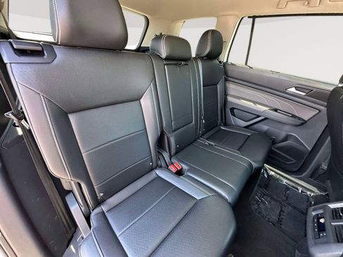 Used 2021 Volkswagen Atlas SEL R-Line FWD image 31