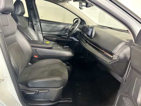 Used 2023 Nissan Ariya FWD image 28