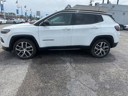 Used 2024 Jeep Compass Limited w/ Elite Group AWD/4WD image 2