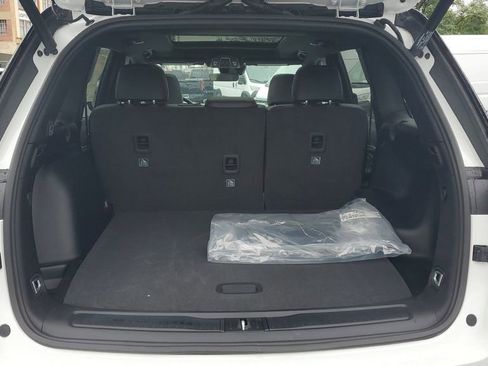 New 2025 Jeep Grand Cherokee Limited image 10