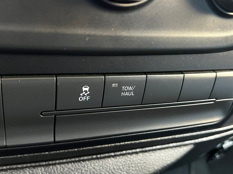 Used 2022 RAM 1500 Classic SLT AWD/4WD image 25