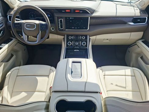 Used 2023 GMC Yukon XL Denali image 7