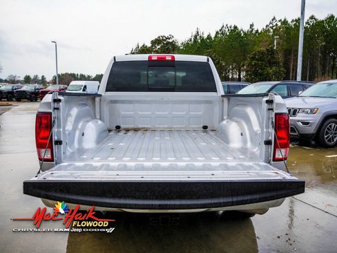 Used 2017 RAM 1500 Classic SLT image 12