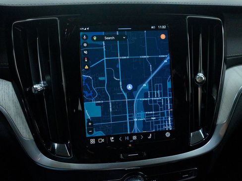 Used 2023 Volvo V60 B5 Cross Country Ultimate w/ Climate Package image 42