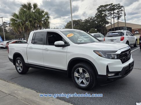 Certified 2024 Honda Ridgeline RTL image 3
