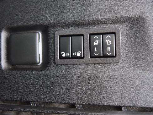 Used 2024 GMC Yukon XL Denali w/ Advanced Technology Package AWD/4WD image 27