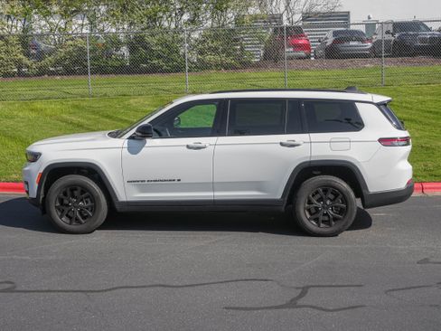 Used 2023 Chevrolet Tahoe LT w/ Max Trailering Package AWD/4WD image 6