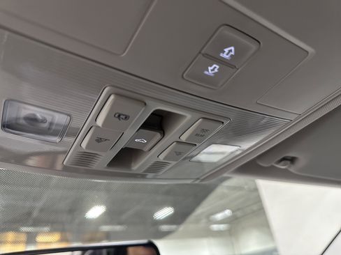 Certified 2022 Volkswagen Taos SE image 25